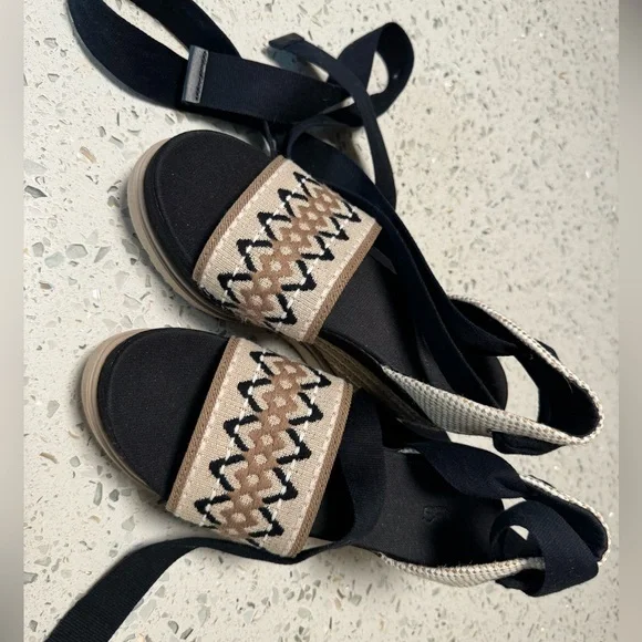 UGG Women's Abbot Ankle-Tie Espadrille Platform Wedge Sandals - Picture 7 of 9